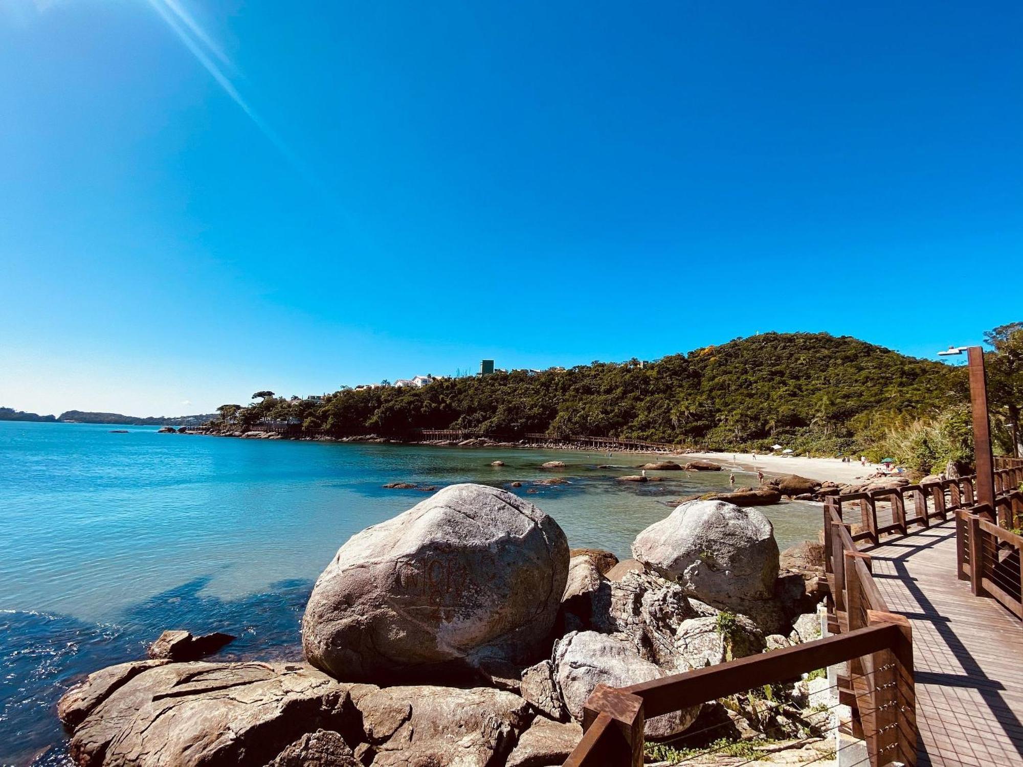 Apto Novo, Com Piscina, 250M Da Praia Бомбиньяс Экстерьер фото